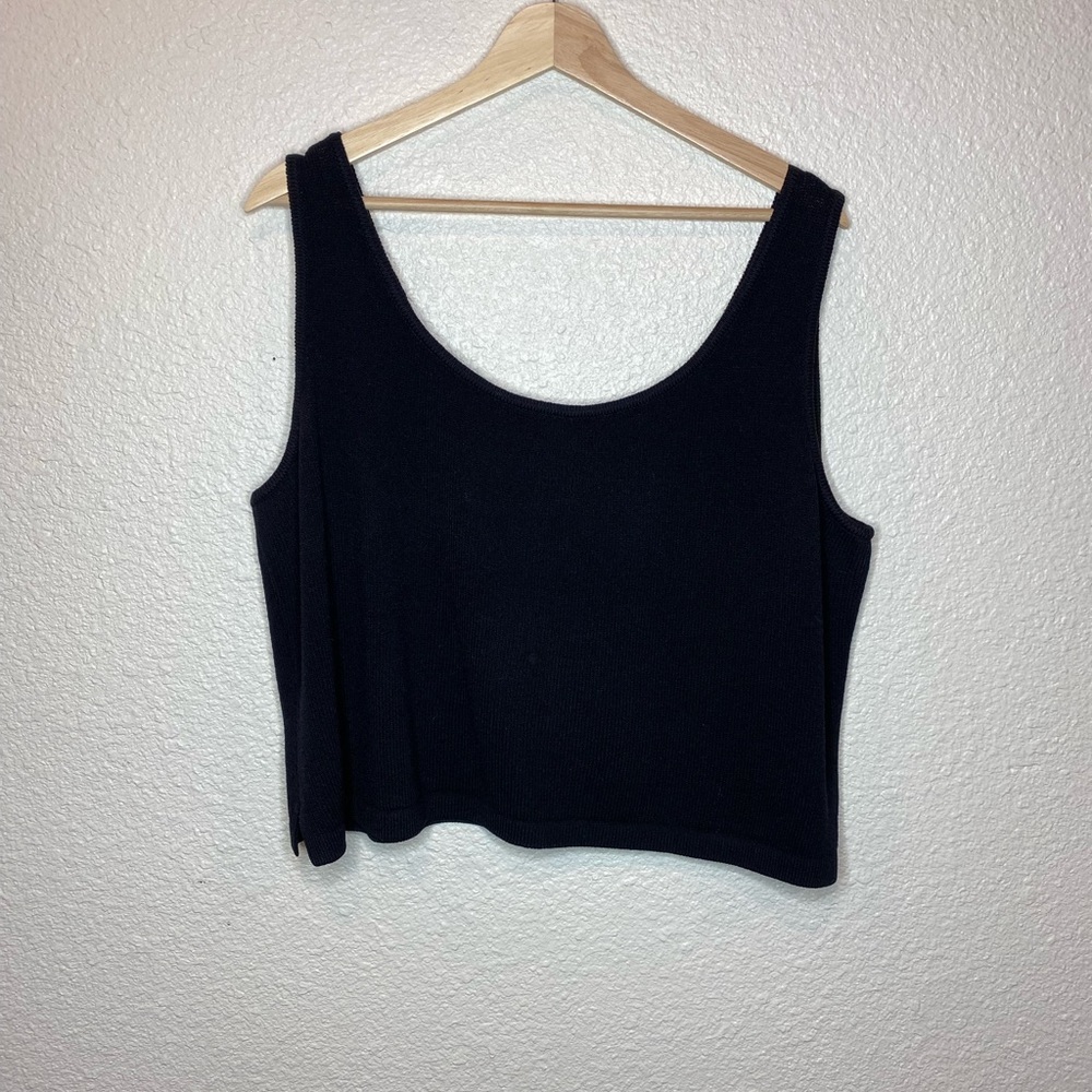 Black St. John tank